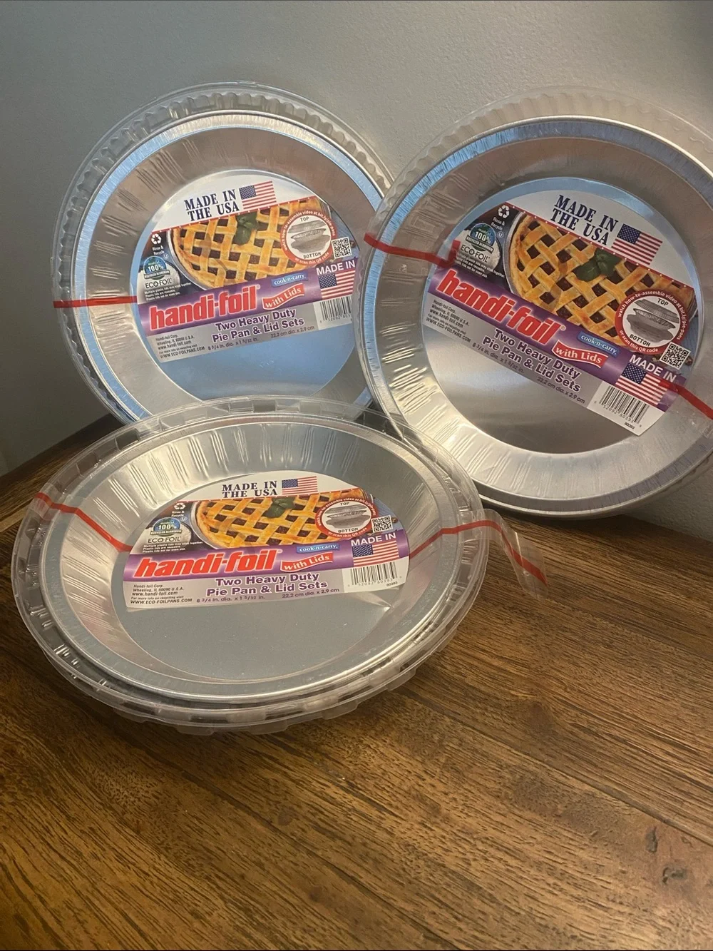 Set of 6 handi -foil Heavy Duty Pie Pans and Lids and 50 paper Turkey Napkiins